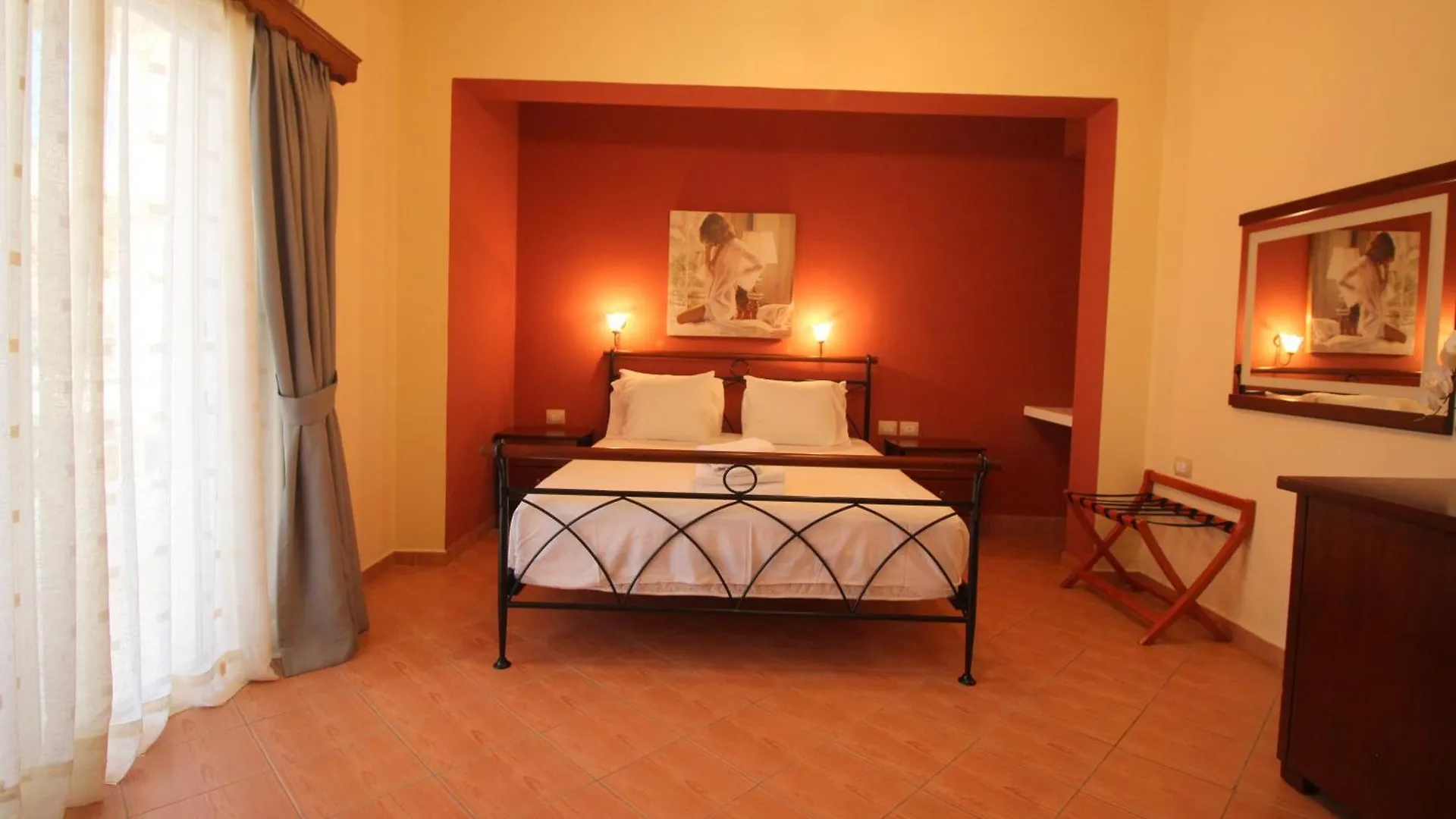 Oskar Hotel Sarandë 4*,