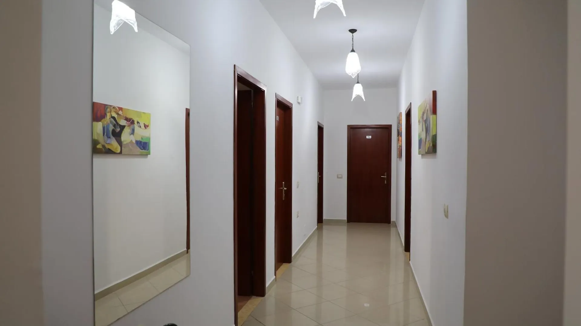 Oskar Hotel Sarandë 4*,