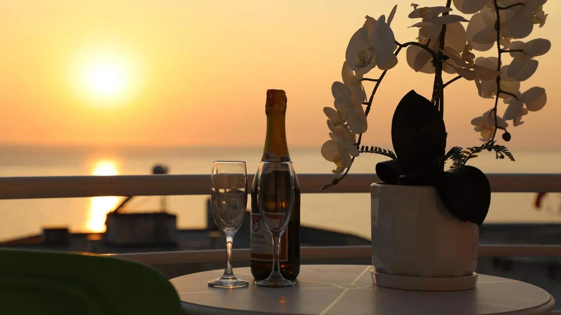 Oskar Hotel Sarandë 4*,